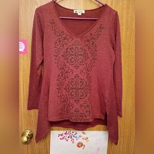 Unity World Wear Women's V-Neck Long Sleeve Burgundy Tunic with Scroll Print